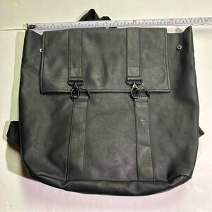 RAINS Unisex Trail Waterproof Black backpack/ rucksack / Messenger Minimalist